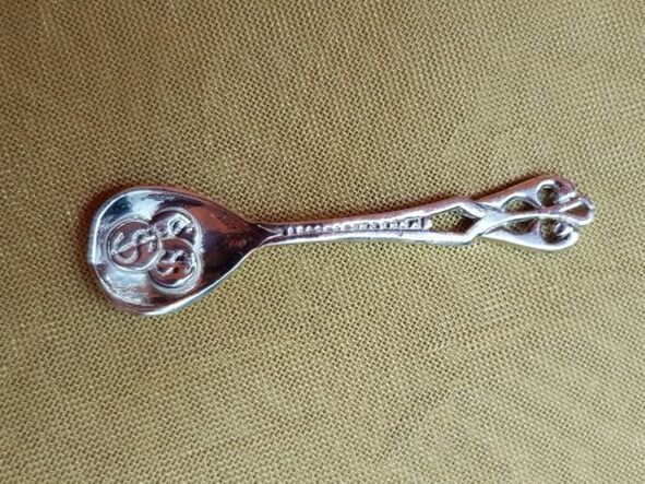 Silver spoon scoop promotes cash flow