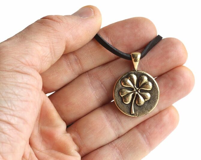 amulet four-leaf clover-brings good luck and love
